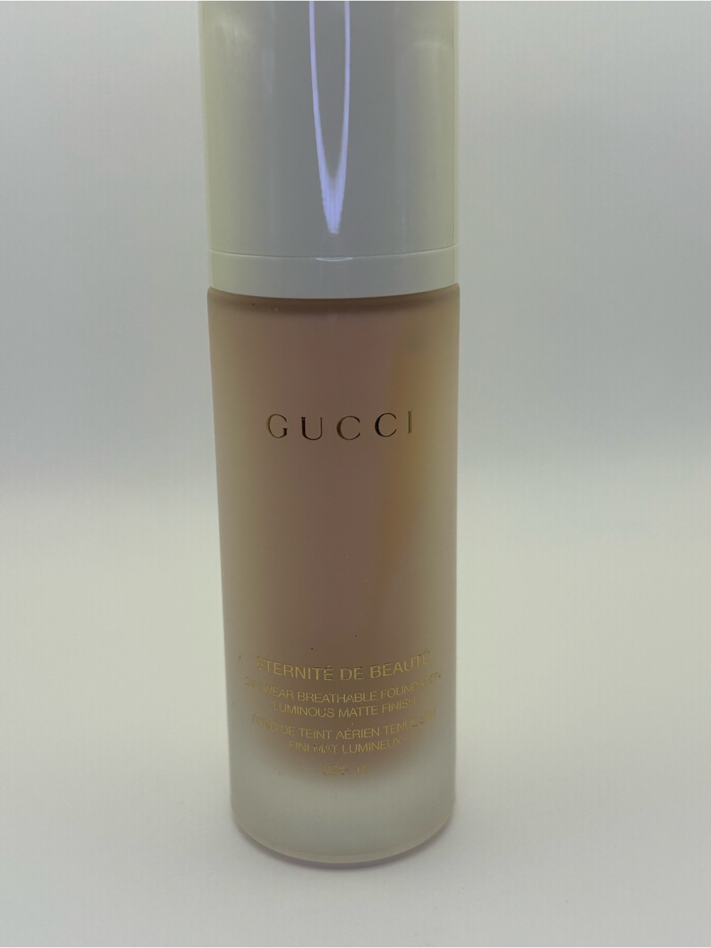Gucci Foundation Bottle - medium fair 210n